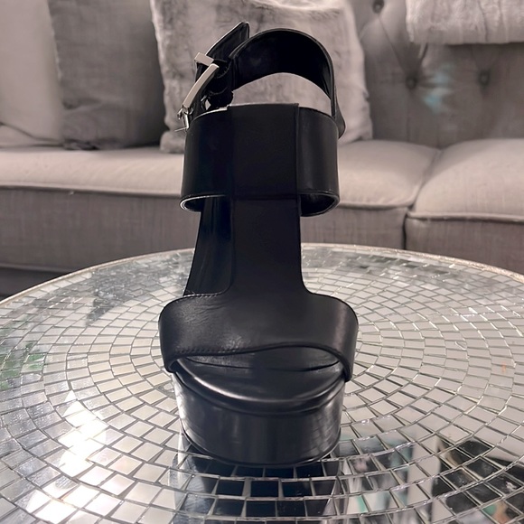 Michael Kors platform sandals - Picture 4 of 6